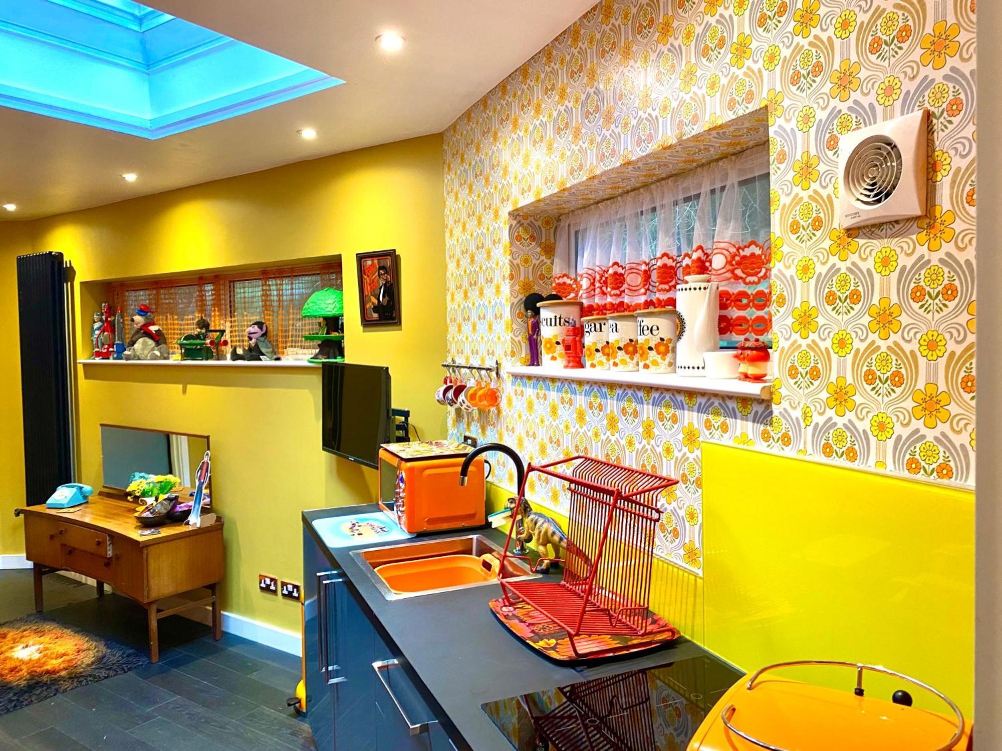The Retro Retreat With Free Parking Apartment Hastings Ngoại thất bức ảnh