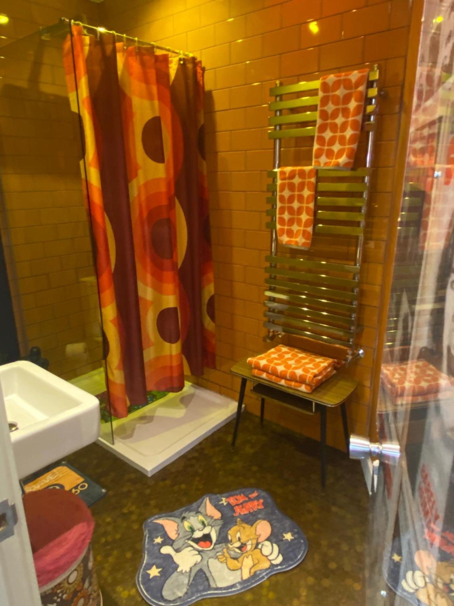 The Retro Retreat With Free Parking Apartment Hastings Ngoại thất bức ảnh